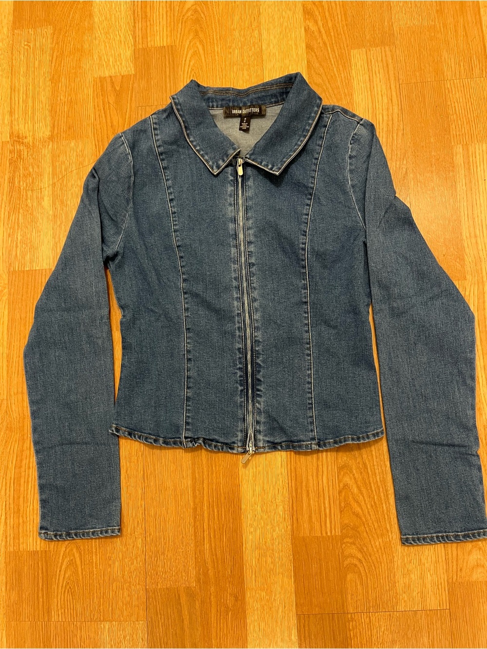 UO Ledia Slim Long Sleeve Zip-Front Denim Shirt – Size S